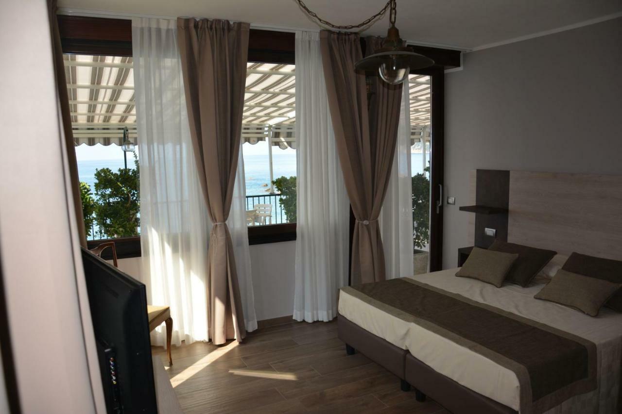 Asseu Hotell Sestri Levante Exteriör bild